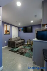 NYC Living Style in Laurel - Image 3