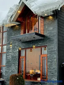 Cliffside cottage - Image 2