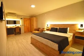 Green Palace Suite Hotel - Image 4