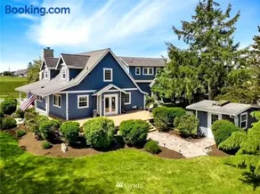Luxury Oceanfront Retreat with Hot Tub & Sunset Views - Image 2