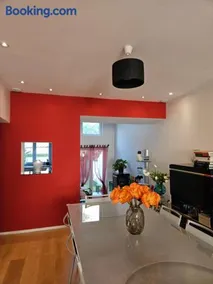 Modern duplex with garden - Image 1