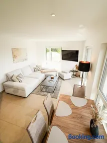 neue 90qm Ferienwohnung mit 3 Schlafzimmern in Seenähe - Image 2