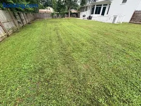 Spacious 4br home with big yard near downtown - Image 3