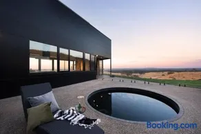 Sky High- iconic ridge-top retreat - Image 4