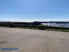 Stunning Ground Floor Hartlepool Marina Apartment - Image 1