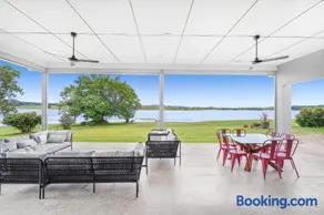 The Ski Shack - Lake Tinaroo - Image 2