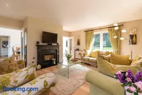 2 bedroom home in Kenmare with sea views to sleep 4 - Image 5