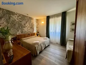 Continental Hotel - Image 4