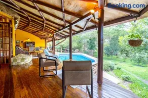 Majestic Villa with Pools & Outdoor Bar in Maanzoni - Image 5