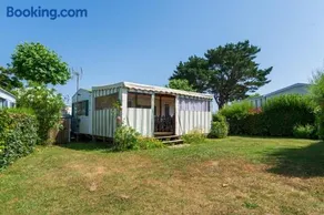 Mobil-home avec terrasse et jardin | Vue jardin - Image 1