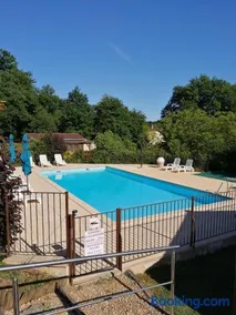 Village de Gîtes Le Châtenet - Image 3