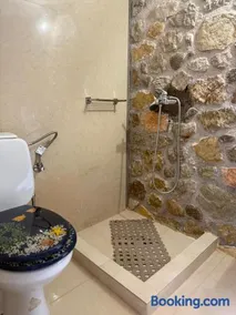 Georgoulis Home - Image 2