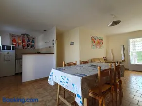 Maison calme pour 4 personnes avec jardin - FR-1-476-111 - Image 2