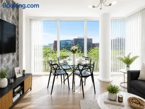 Executive Apartment @ The Hub • City Centre • Free Parking • Fast Wifi • Yoko Property - Image 3