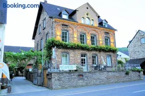 Ferienwohnungen by Weingut Hommes in Ernst Mosel - Image 1