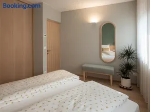 Dianthus Apartment - Image 3