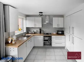 Farnham - 2 Bed House - Parking - Image 5