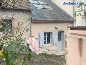 Studio rénové avec mezzanine au cœur de Bourbon-l'Archambault - Image 3