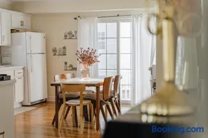 Luxurious Downtown Haven - Stillwater, Stamford, Ct - Image 5