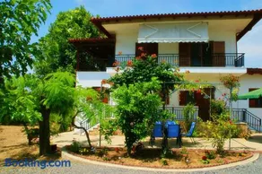 Platanos Apartment - Image 1