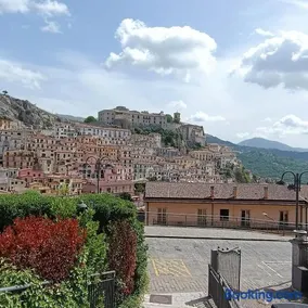 Casina in COLLINA CON VISTA suggestiva - Image 3
