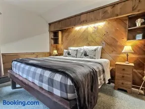SnowArts, Wood Burning fireplace, Close to slopes - Image 3