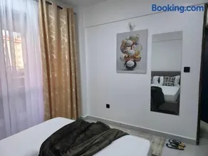 Radium Residence - Luxury 3BR PoolView Home, Beach - Image 3