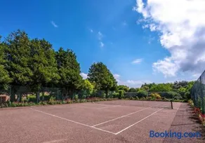 Country house holiday with a tennis court! - Image 2