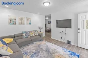 5BD 2BTH Home Near Hartsfield Jackson Airport - Image 2