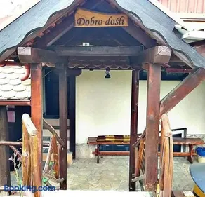 Kuća sa apartmanima Šemnica - za odmor i proslave! - Image 1