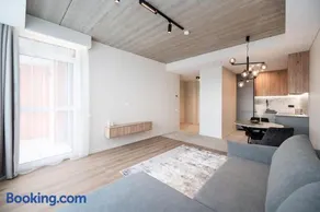 Central Luxe Apartment - Image 1