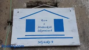 Dom O Niebieskich Okiennicach - Image 2