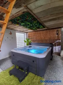 Gîte, jacuzzi & vin au grenier de Madiran - Image 2