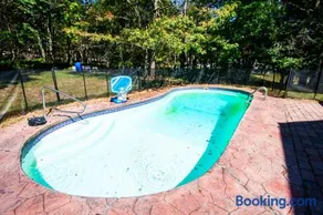 Huge Pocono Dreamhouse 4 bedrooms 12 guests - Image 3