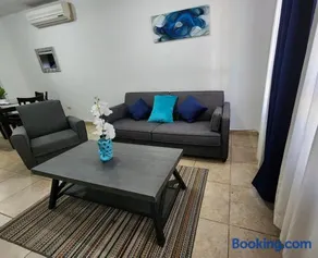 Casa céntrica, en privada con acceso controlado - Image 1