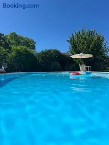 Entire apartment with swimming pool near Aubeterre - Image 2