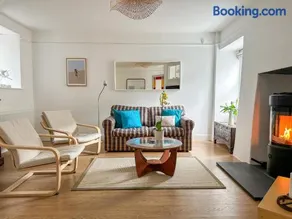 NEW - Luxury Cawsand Cottage, Steps from the Beach - Image 4