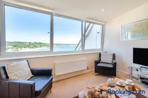 3 Bed in Saundersfoot oc-pw9101 - Image 2