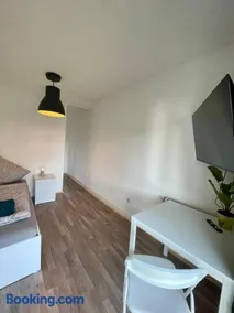 Geräumige Altbauwohnung mit 4 Schlafzimmern - Image 3