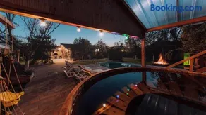 Căsuța de sub deal - Ciubăr și piscină - Image 1