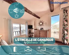 L'étincelle de Camargue, Plage et centre à pied - Image 1