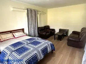 Spacious and Modern Guest House - Image 5