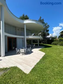 Villa overlooking Lake Maggiore with 3 suites - Image 2