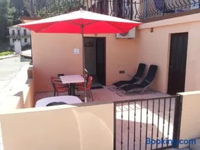 Apartments Dora, with a beautiful view of the bay, near the sea and center - Image 3