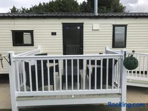 3 bedroom caravan - Image 2