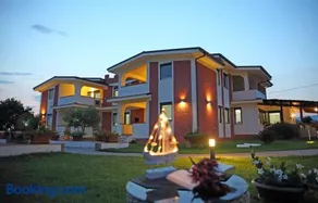Residence Garden - Image 2
