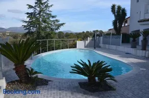 Belle maison avec piscine dans les hauteurs à Saint Raphael - Image 1