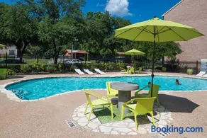 Mueller Flats 614 I Spacious 1 Bed 1 Bath - Image 2