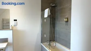Northstar 1 - 1 Bed Ensuite by Together Travel - Image 4