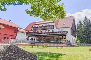 Hotel und Berggasthof Tanzbuche - Image 3
